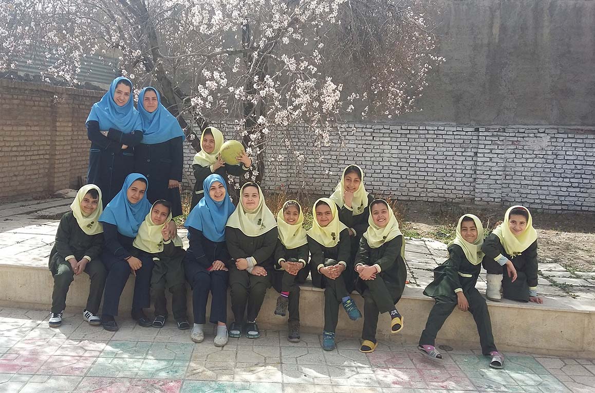 Parnian School مجموعه مدارس غیر انتفاعی پرنیان